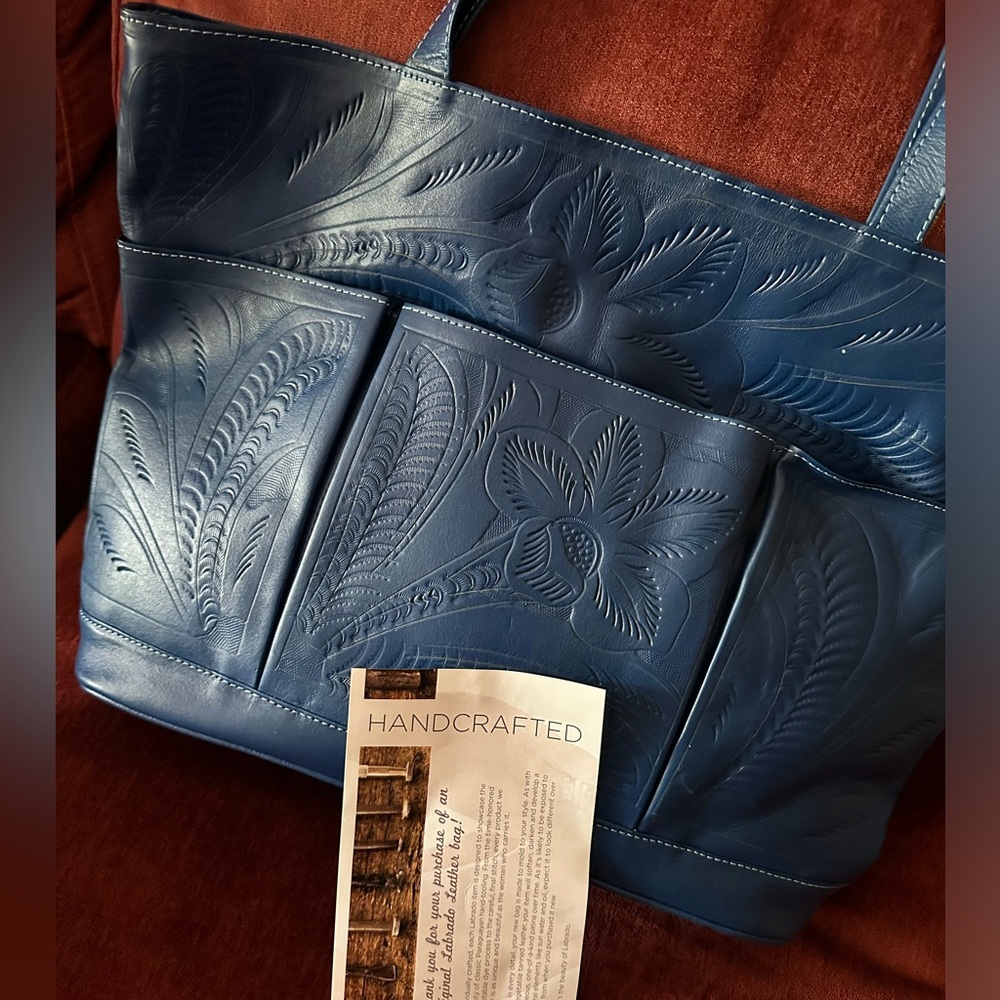 LEADERS IN LEATHER handcrafted
